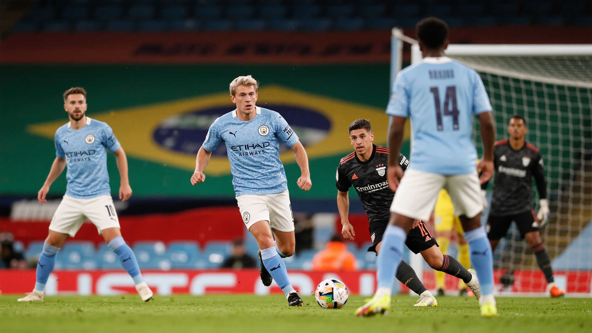 巴甲球队胜欧冠与欧协联冠军，热刺心生庆幸